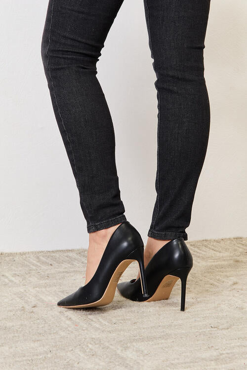 Melody 4" Closed, Pointed Toe Heels in Black